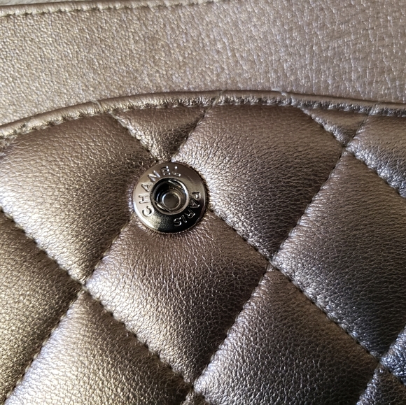 Chanel classic dark gold medium bag - Picture 10 of 16